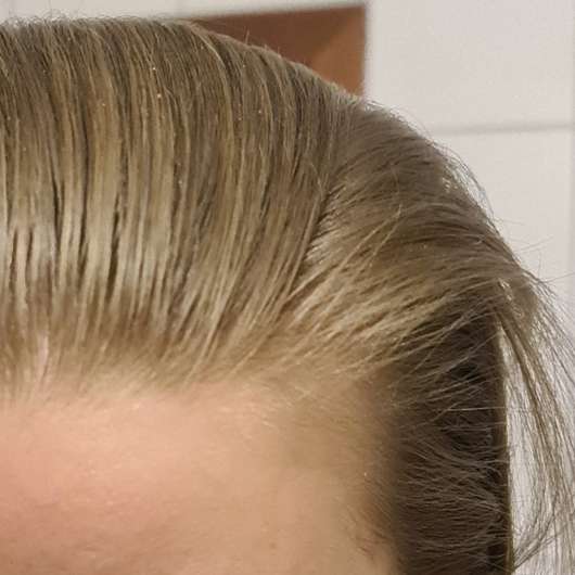 The herbary Saure Rinse Haartee-Spülung - Haare frisch gewaschen und luftgetrocknet