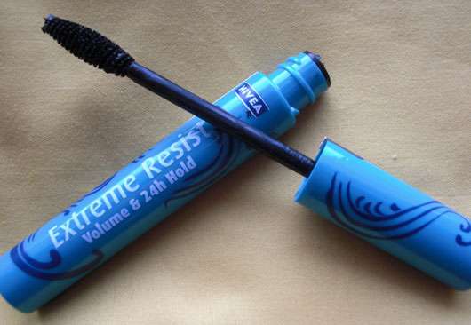 Nivea Extreme Resist Volume & 24h Hold Mascara, Farbe: 01 Black