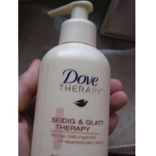<strong>Dove</strong> Therapy Seidig & Glatt Therapy Seidige Glättungsmilch