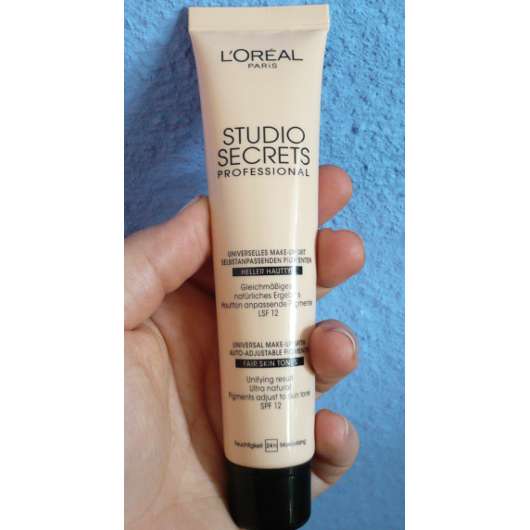 Test Foundation L Oreal Studio Secrets Professional Universelles Make Up Helle Haut Testbericht Von Zoe Chan