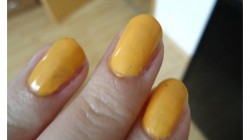 Produktbild zu essence colour & go nail polish – Farbe: 118 little miss sunrise