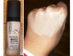 Produktbild zu Catrice Infinite Matt Up To 18h Make Up – Nuance: 010 Light Beige