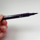 p2 professional eyeliner pen, Farbe 040 dramatic purple