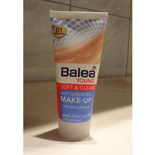 Balea Young Soft & Clear Mattierendes Make-Up – Nuance: 01 Natural