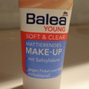 Balea Young Soft & Clear Mattierendes Make-Up – Nuance: 01 Natural