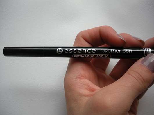 essence eyeliner pen extra longlasting 