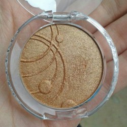 Produktbild zu essence eyeshadow – Farbe: 65 skeye & sand