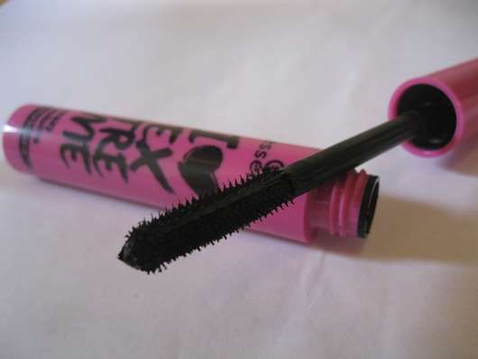 essence I love extreme crazy volume mascara