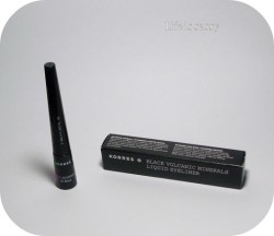 Produktbild zu KORRES Black Volcanic Minerals Liquid Eyeliner – Farbe: 01 black