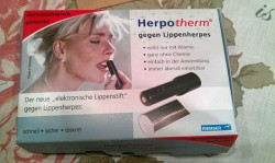 Produktbild zu Riemser Pharma Herpotherm (elektrischer Lippenstift gegen Herpes)