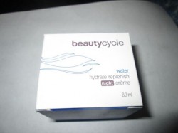 Produktbild zu beautycycle water hydrate replenish night crème