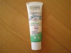 Produktbild zu lavera Basis sensitiv Zahncreme Mint