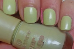 Produktbild zu essence colour & go nail polish – Farbe: 178 hello spring!