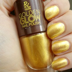 Produktbild zu Rival de Loop Young Golden Glow Nail Polish – Farbe: 01 Sunny Gold (LE)