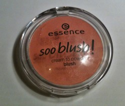 Produktbild zu essence soo blush! cream to powder blush – Farbe: 10 sweet as a peach