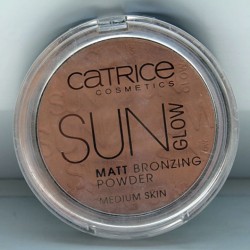 Produktbild zu Catrice Sun Glow Matt Bronzing Powder – Farbe: 030 Medium Bronze