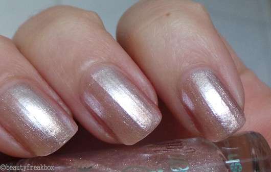 essence winter? wonderful! nail polish, Farbe: 04 the crystallized (LE)