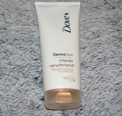 Produktbild zu Dove DermaSpa Intensiv Verwöhnend³ Body Lotion