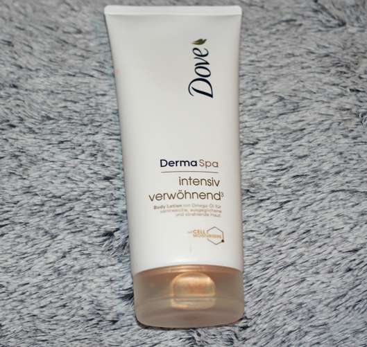 <strong>Dove DermaSpa</strong> Intensiv Verwöhnend³ Body Lotion