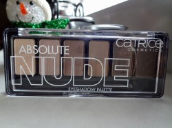 Produktbild zu Catrice Absolute Nude Eyeshadow Palette – Farbe: 010 All Nude