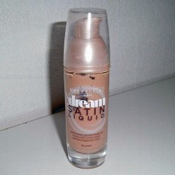 Produktbild zu Maybelline New York Dream Satin Liquid Make-up – Farbe: 30 Sand