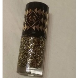 Produktbild zu The Body Shop Colour Crush Winter Trend Nail Colour – Farbe: 960 Gold Glitter (LE)