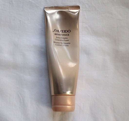 Produktbild zu Shiseido Benefiance WrinkleResist24 Extra Creamy Cleansing Foam