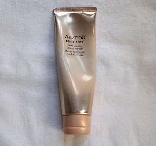 Shiseido Benefiance WrinkleResist24 Extra Creamy Cleansing Foam