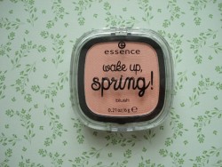 Produktbild zu essence wake up, spring! blush brush – Farbe: 01 hello sunshine! (LE)