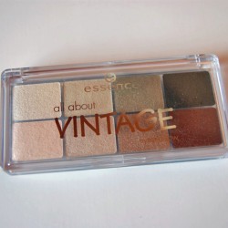 Produktbild zu essence all about vintage eyeshadow palette