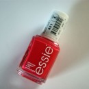 essie Nagellack, Farbe: 421 berried treasures (LE)