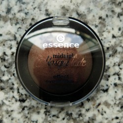 Produktbild zu essence midnight masquerade effect eyeshadow – Farbe: 01 keep your midnight secret (LE)