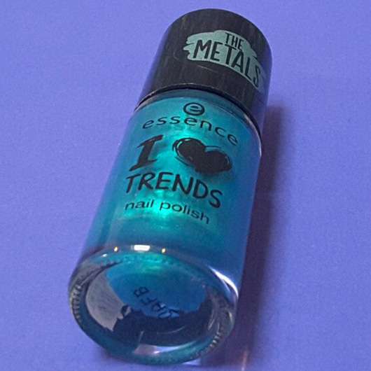 Essence i love Trends Nail Polish the Meatls Farbe 35 Rock my Soul Flasche liegend