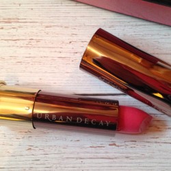 Produktbild zu Urban Decay VICE Lipstick – Farbe: PDA (Cream Finish)