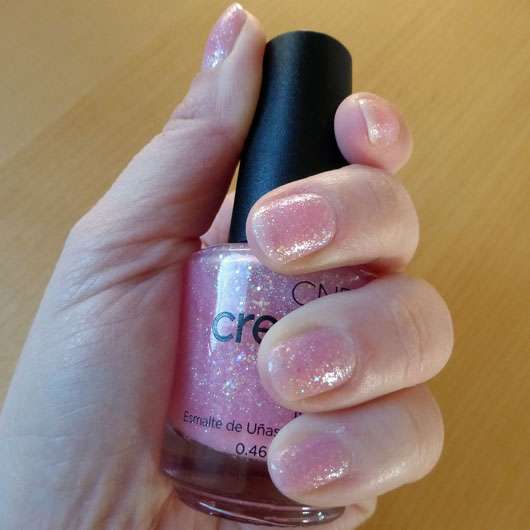 CND CREATIVE PLAY Nail Lacquer, Farbe: Pinkle Twinkle auf den Nägeln