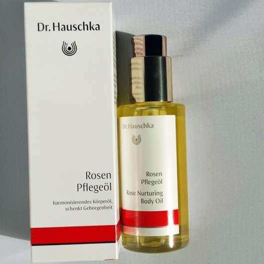 Dr. Hauschka Naturkosmetik Rosen Pflegeöl Verpackung und Flasche
