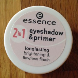 Produktbild zu essence 2in1 eyeshadow & primer – Farbe: 02 nude rosé