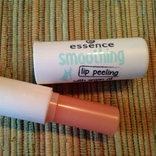 essence smoothing lip peeling