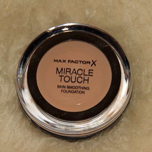 Max Factor Miracle Touch Foundation, Farbe: 060 Sand Verpackung und Design