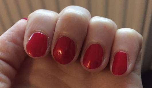 KIKO quick dry nail lacquer, Farbe: 846 Metallic Red auf den Fingernägeln