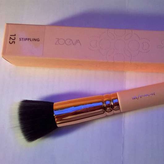 <strong>ZOEVA</strong> 125 Stippling Brush Rose Golden Vol. 2