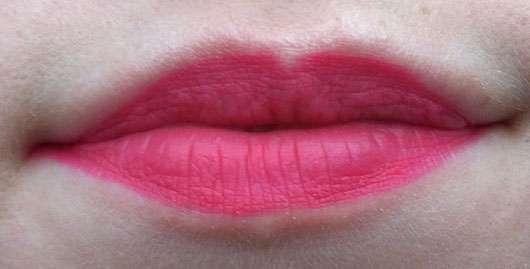 essence we are… flawless contouring lipliner, Farbe: 02 P.S. we <3 pink (LE) - auf den Lippen
