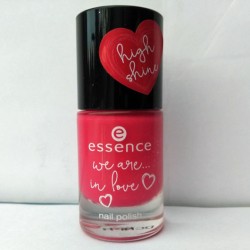 Produktbild zu essence we are… in love nail polish – Farbe: 02 pink party only with you (LE)