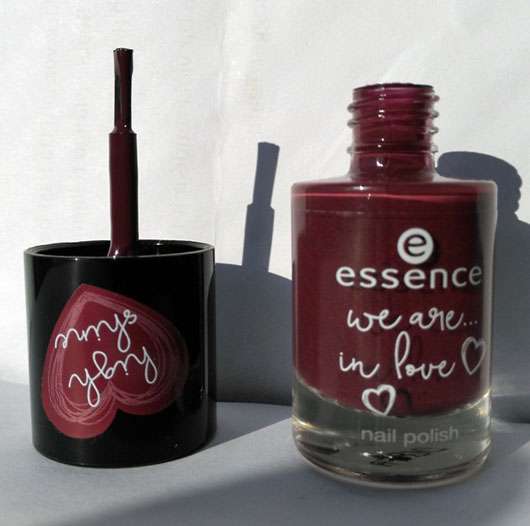 essence we are… in love nail polish, Farbe: 03 I <3 you berry much (LE) - Pinsel