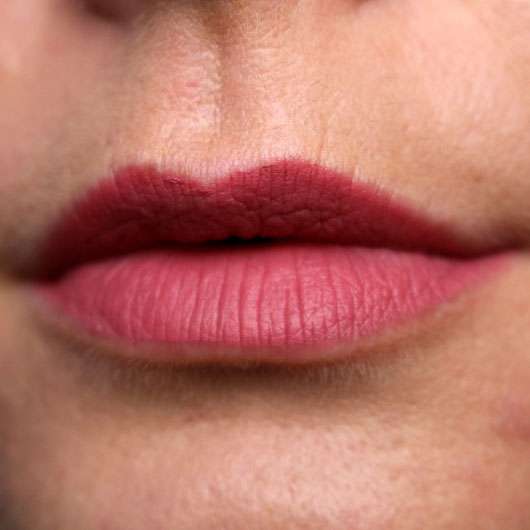 IsaDora Ultra Matt Liquid Lipstick, Farbe: 09 Vintage Pink auf den lippen