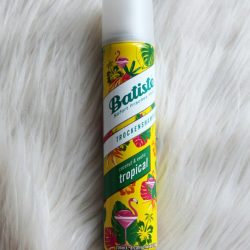 Produktbild zu Batiste Tropical Dry Shampoo