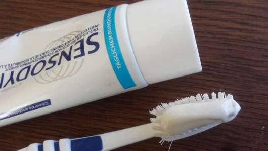 Sensodyne Complete Protection Zahncreme Farbe