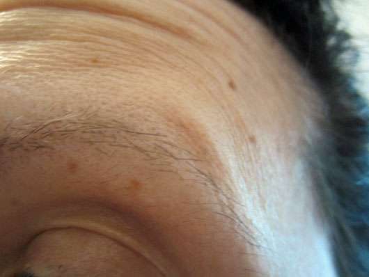 Douglas Make-up Lash Detox Eyelash Serum - Brauen vor der Anwendung