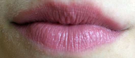 trend IT UP Expert Lip Primer & Care - auf den Lippen mit Lippenstift