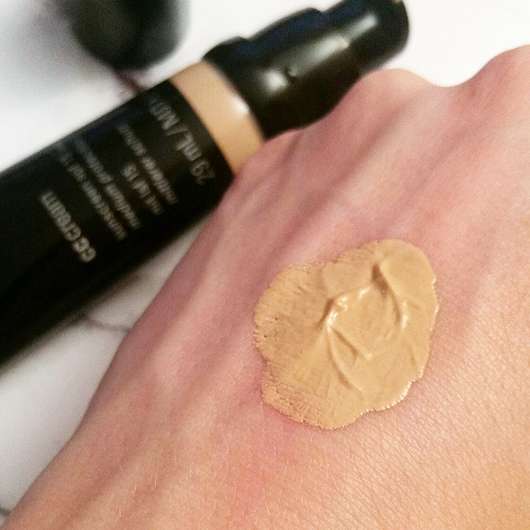 Swatch der Mary Kay CC Cream SPF 15, Farbe: Light to Medium 